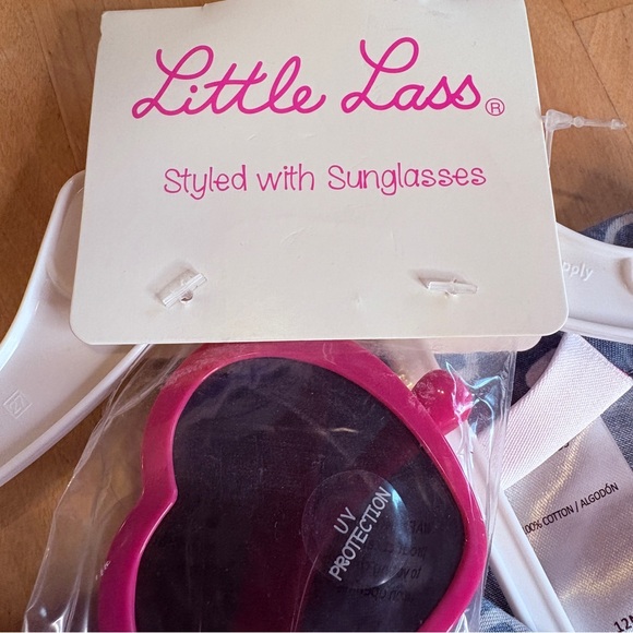 Little Lass denim dress with hot pink buttons & sunglasses | NWT | 12 months - Picture 5 of 14